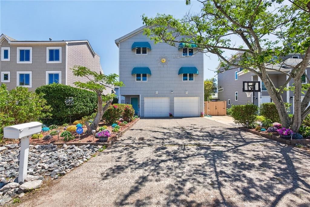 Photo of 832 Surfside Avenue, Virginia Beach, VA 23451 (MLS # 10634928)
