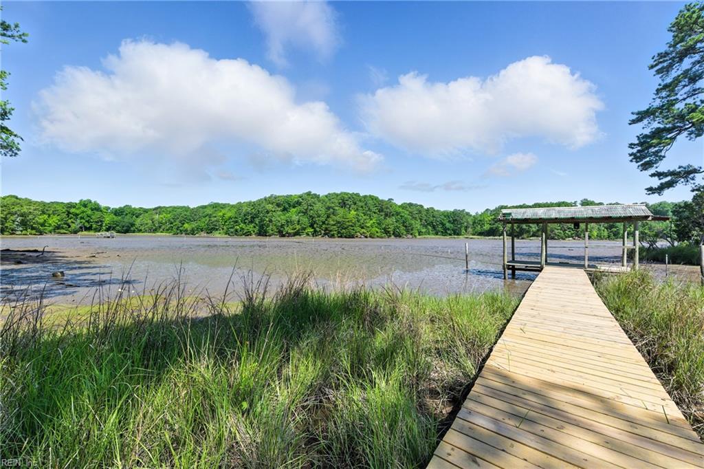 104 W Rexford DR