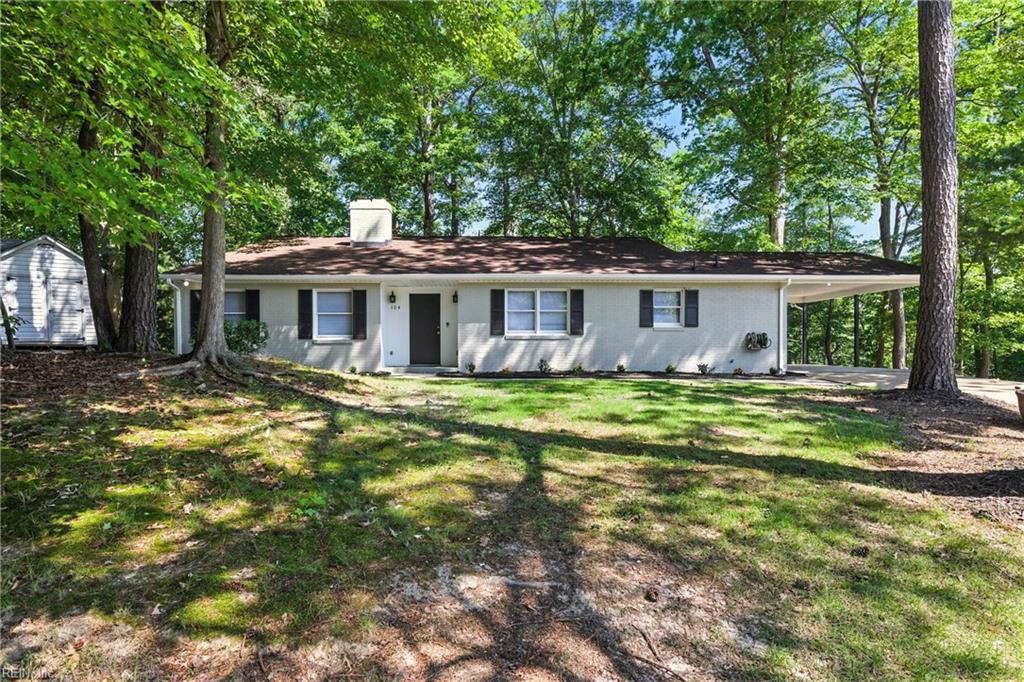 104 W Rexford DR