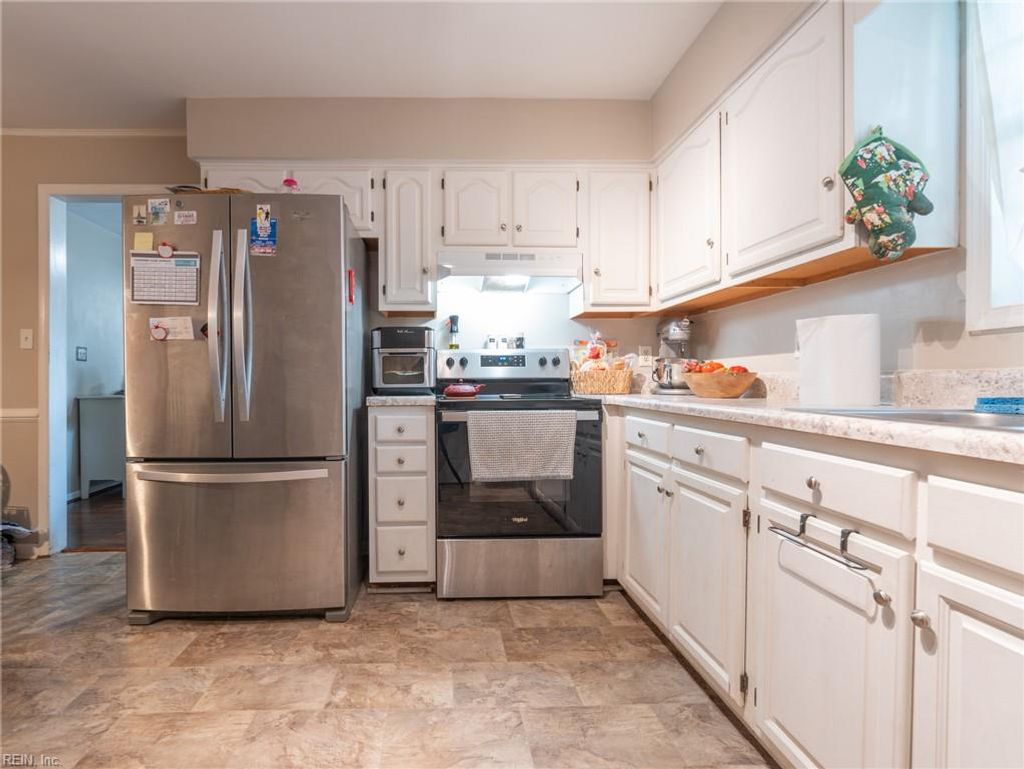 Photo of 1032 Oak Bark Lane, Chesapeake, VA 23323 (MLS # 10608536)