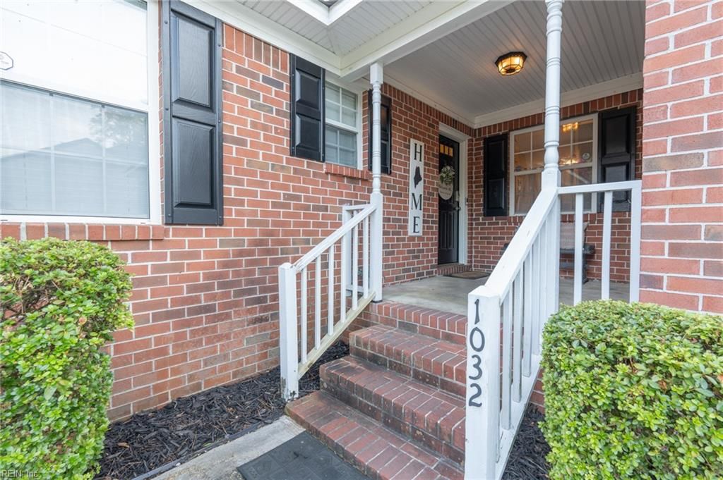 Photo of 1032 Oak Bark Lane, Chesapeake, VA 23323 (MLS # 10608536)