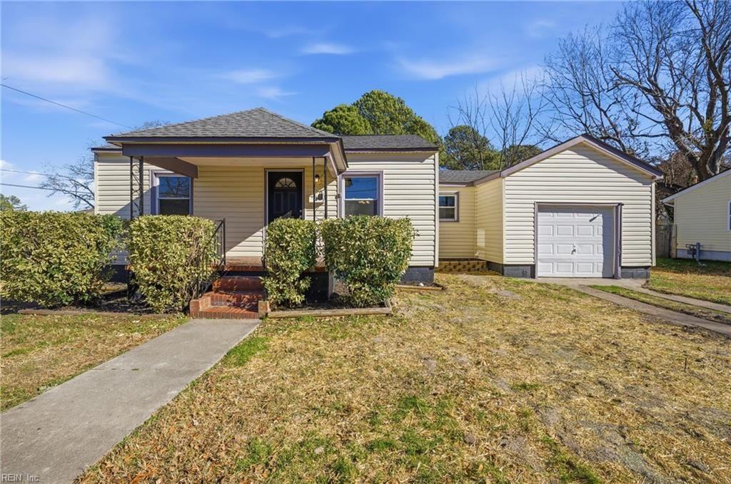 Photo of 2 Sampson Place, Portsmouth, VA 23702 (MLS # 10616757)