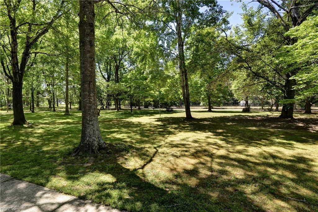 Photo of 8374 York River Park Road, Williamsburg, VA 23188 (MLS # 10634536)
