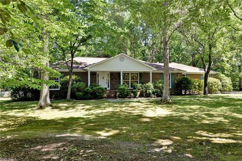 Photo of 8374 York River Park Road, Williamsburg, VA 23188 (MLS # 10634536)