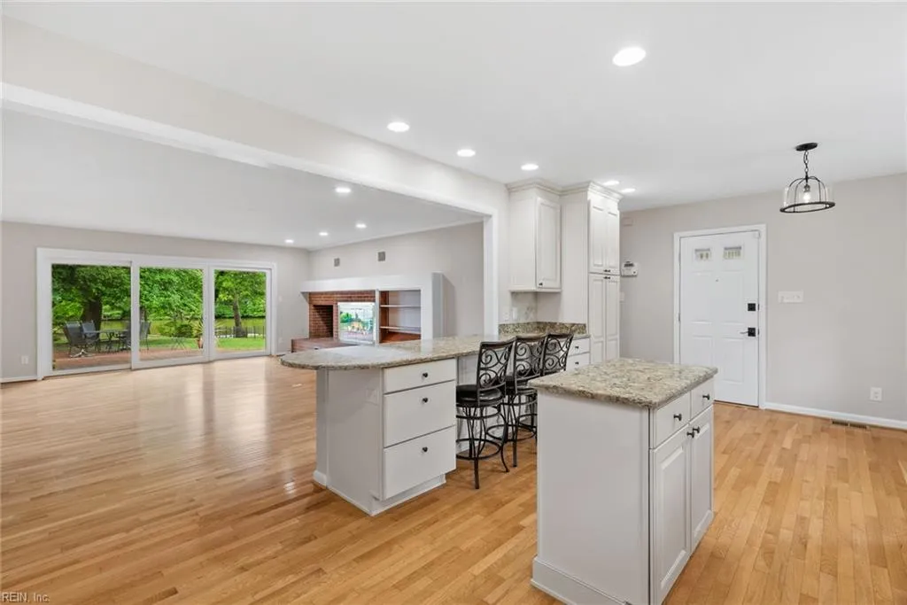 Virginia Beach, Virginia 23455, United States, 3 Bedrooms Bedrooms, ,3 BathroomsBathrooms,Residential,Active,156477