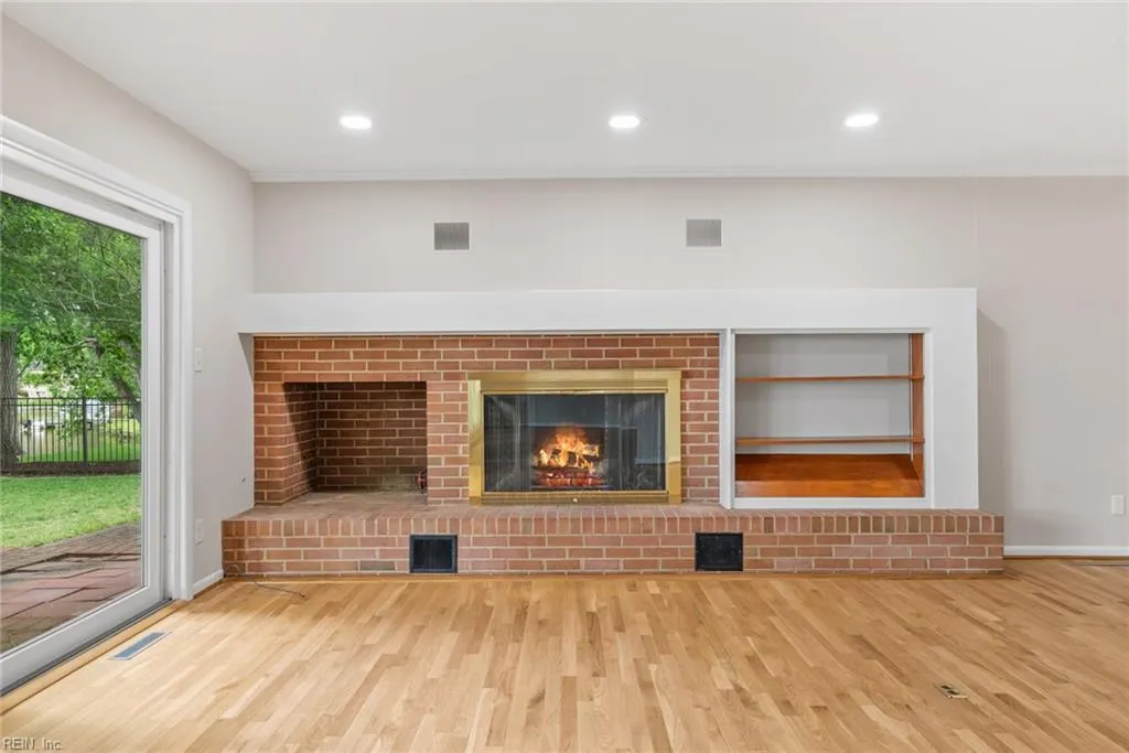 Virginia Beach, Virginia 23455, United States, 3 Bedrooms Bedrooms, ,3 BathroomsBathrooms,Residential,Active,156477