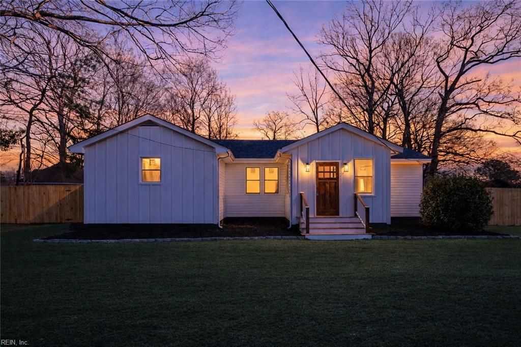 Photo of 813 Bellingham Drive, Chesapeake, VA 23322 (MLS # 10618438)