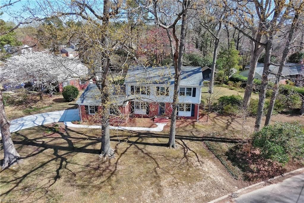 Photo of 612 QUEENSGROVE Crescent, Virginia Beach, VA 23452 (MLS # 10626202)