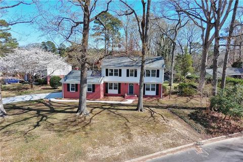 Photo of 612 QUEENSGROVE Crescent, Virginia Beach, VA 23452 (MLS # 10626202)