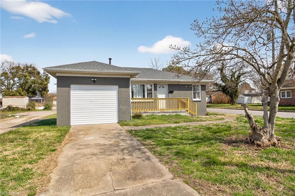 Photo of 600 Phillips Avenue, Portsmouth, VA 23707 (MLS # 10623987)