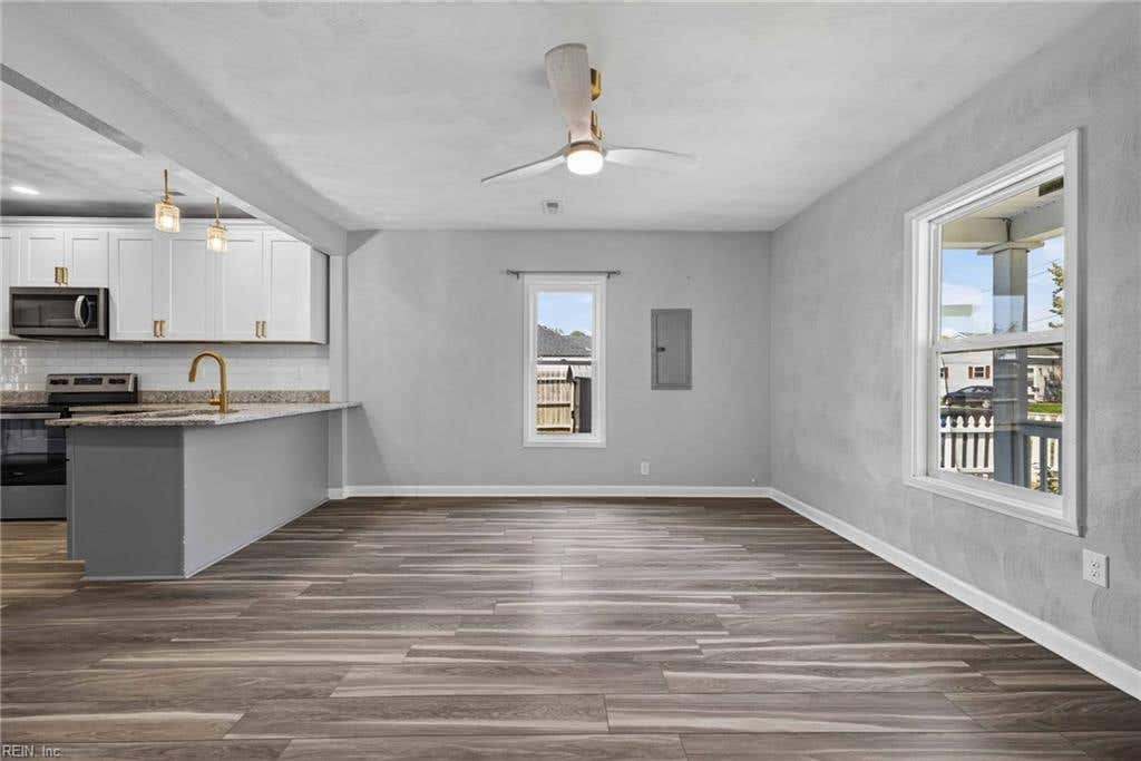 Photo of 734 Mt Vernon Avenue, Portsmouth, VA 23707 (MLS # 10649005)