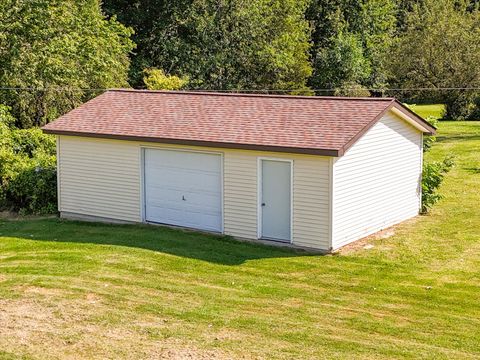 A home in Grand Blanc Twp