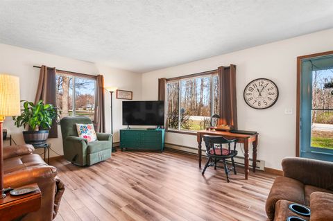 A home in RoscommonTownship_Roscommon