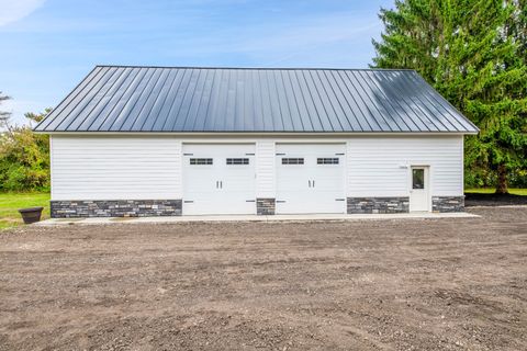 A home in Putnam Twp