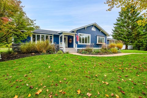 A home in Putnam Twp