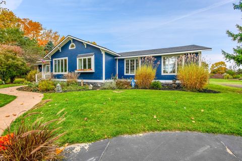 A home in Putnam Twp