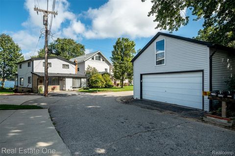 A home in Commerce Twp