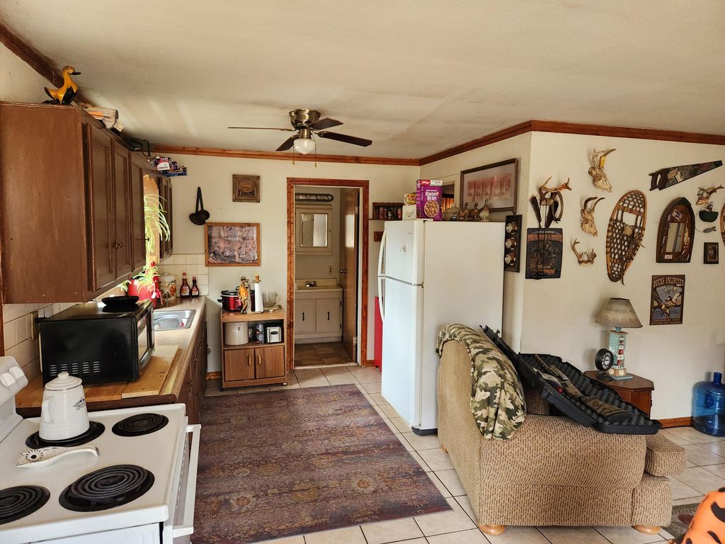listing image 0