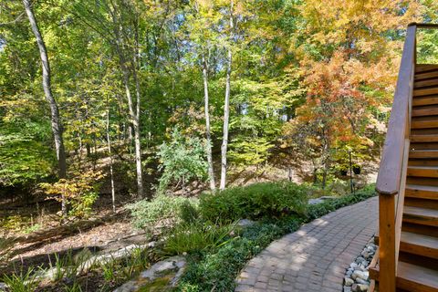 A home in West Bloomfield Twp