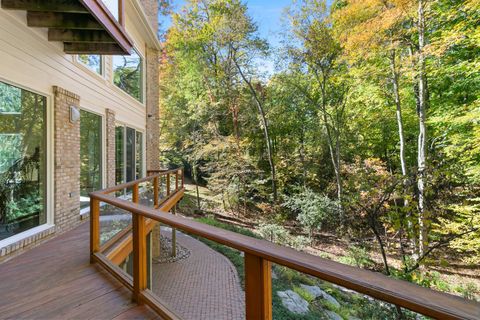 A home in West Bloomfield Twp