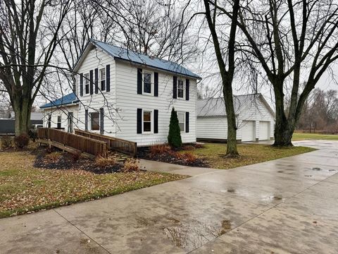 A home in Bloomer Twp