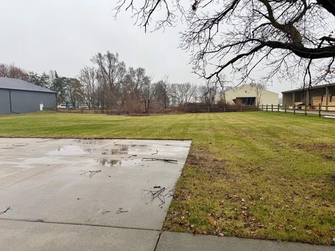 A home in Bloomer Twp