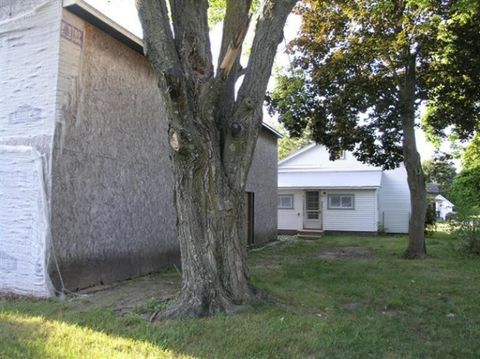 A home in Shelby Vlg