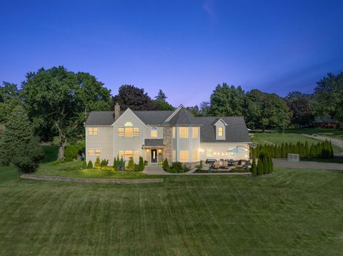 A home in Bloomfield Twp