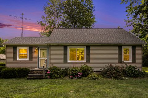 A home in Fredonia Twp