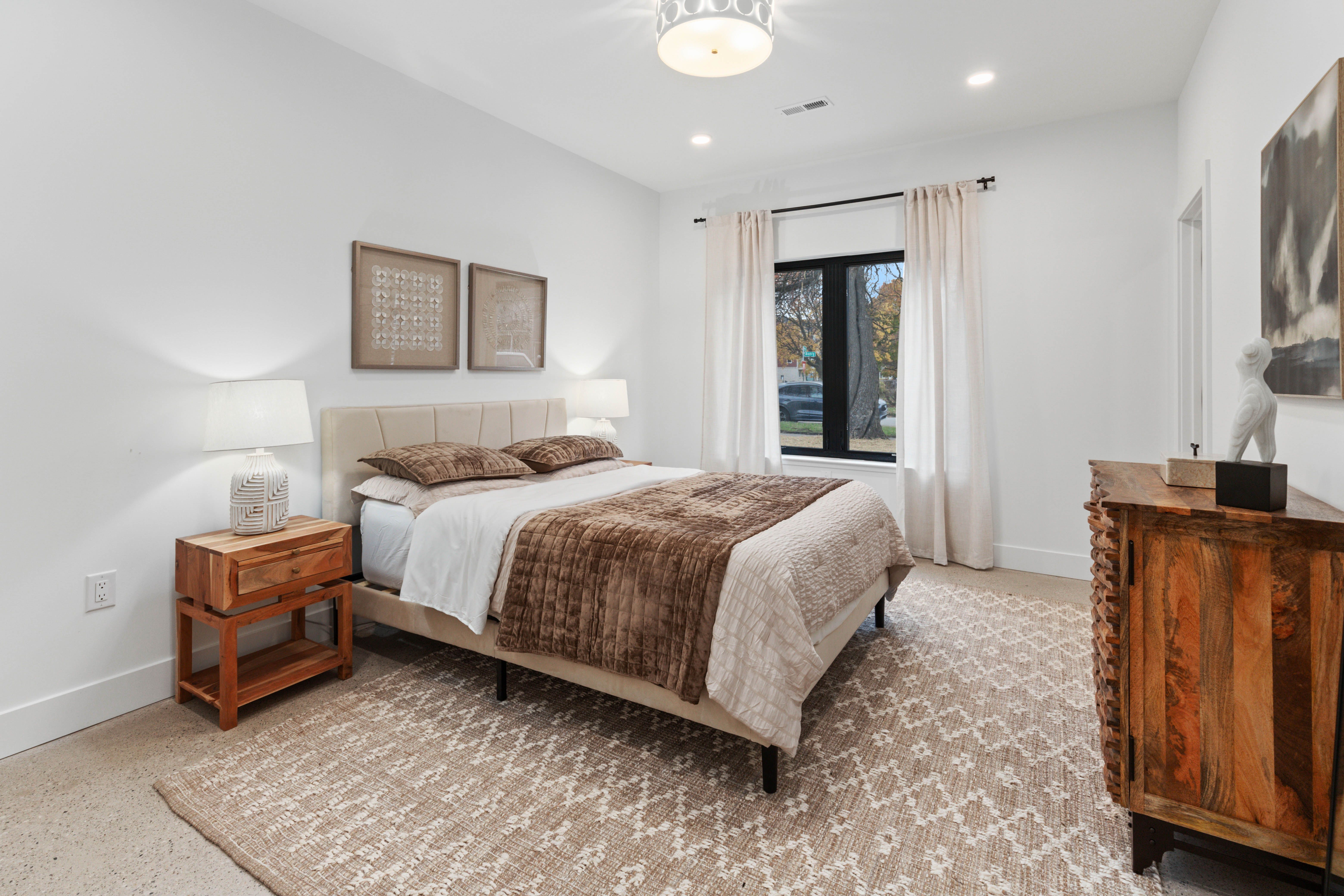 Detroit, Michigan 48208, United States, 2 Bedrooms Bedrooms, ,2 BathroomsBathrooms,Residential,Active,65789