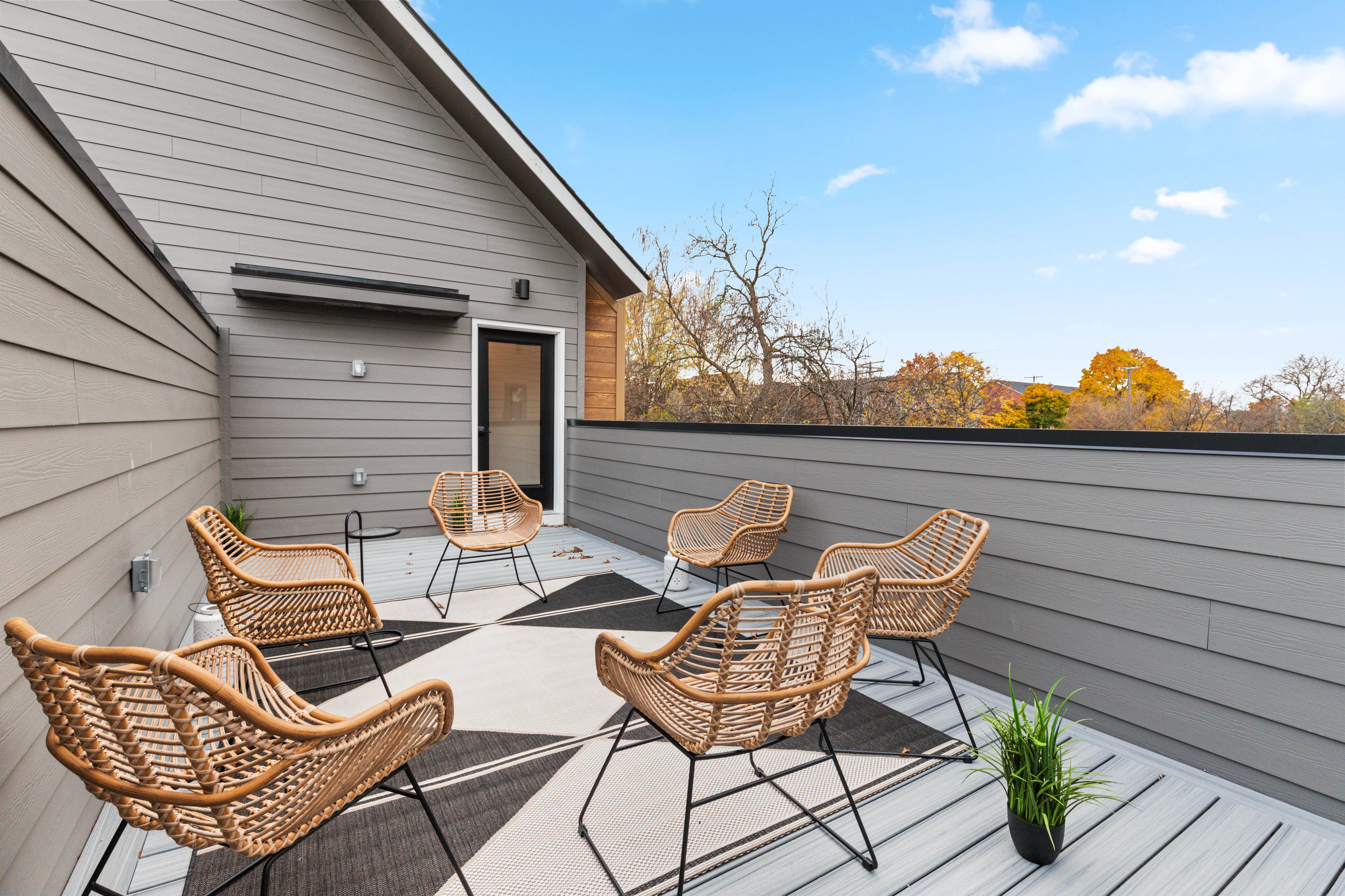 Detroit, Michigan 48208, United States, 2 Bedrooms Bedrooms, ,2 BathroomsBathrooms,Residential,Active,65789