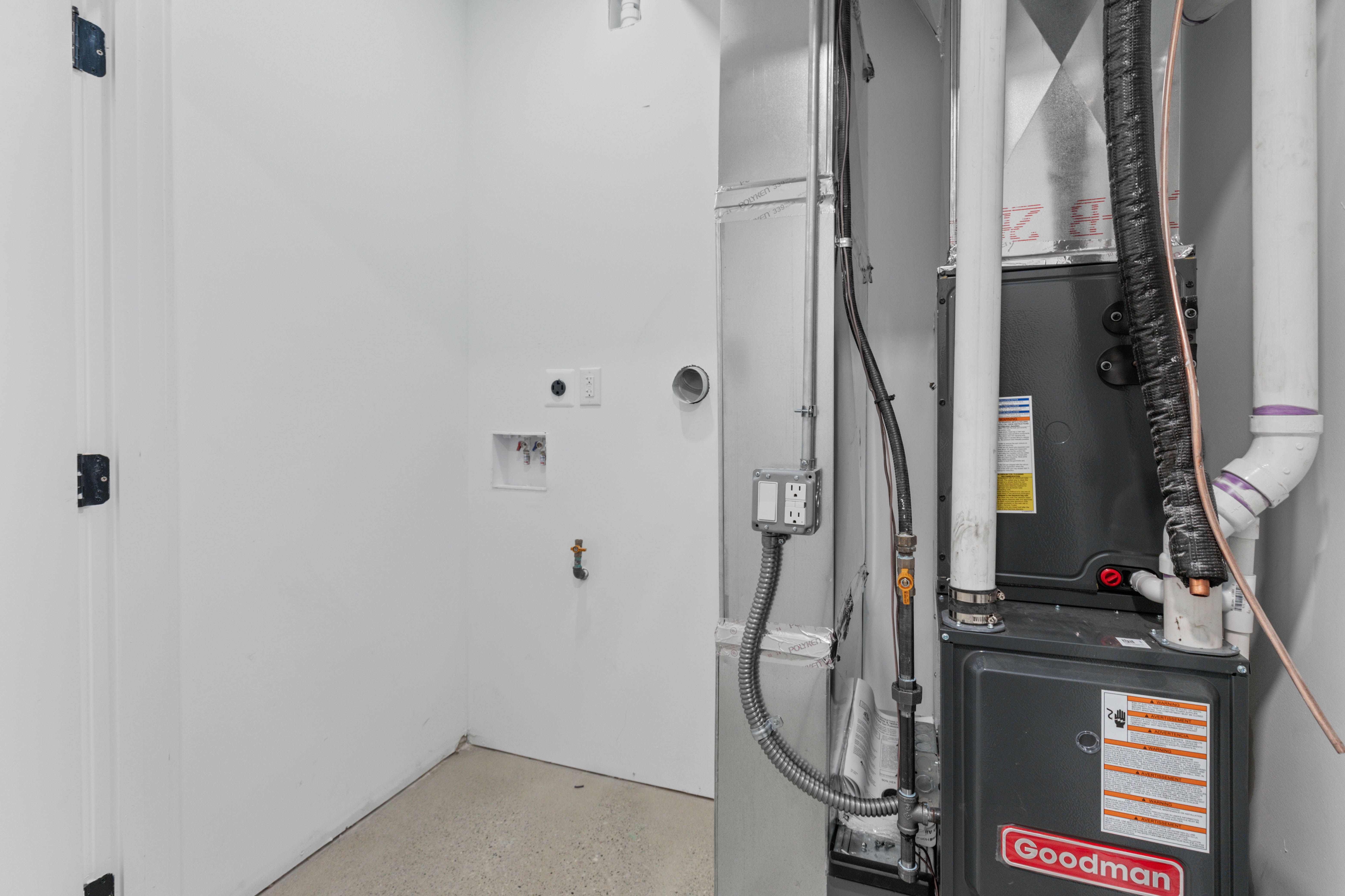 Detroit, Michigan 48208, United States, 2 Bedrooms Bedrooms, ,2 BathroomsBathrooms,Residential,Active,65789