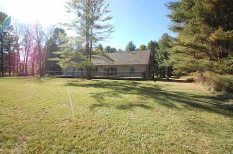 A home in Ogemaw Twp