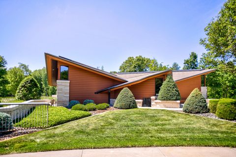 A home in Laketown Twp