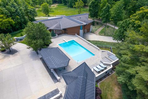 A home in Laketown Twp