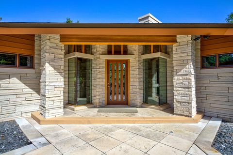 A home in Laketown Twp