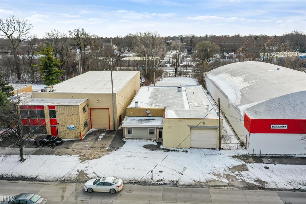 73 W Walton Boulevard