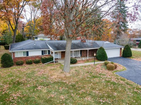 A home in Bloomfield Twp