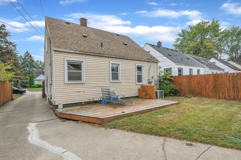 A home in Dearborn Heights