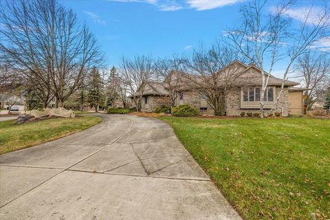 A home in West Bloomfield Twp