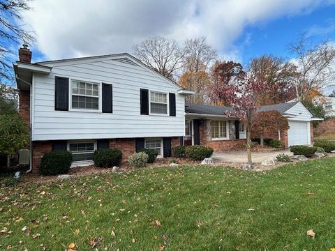 A home in Bloomfield Twp