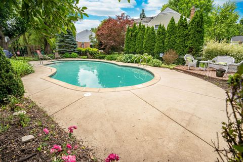 A home in West Bloomfield Twp