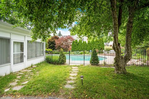 A home in West Bloomfield Twp