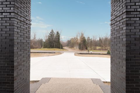 A home in West Bloomfield Twp