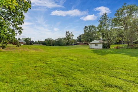 A home in Grand Blanc Twp