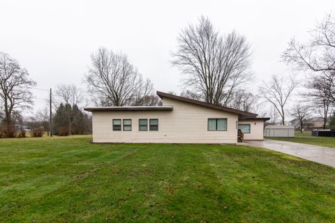 A home in Grand Blanc Twp