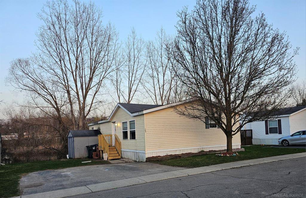 View Oxford Twp, MI 48371 mobile home
