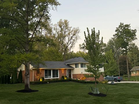 A home in Bloomfield Twp