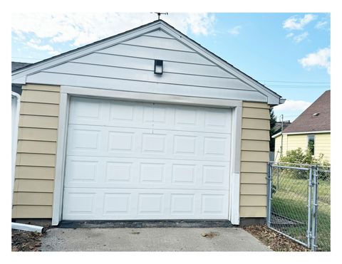 A home in Bay City