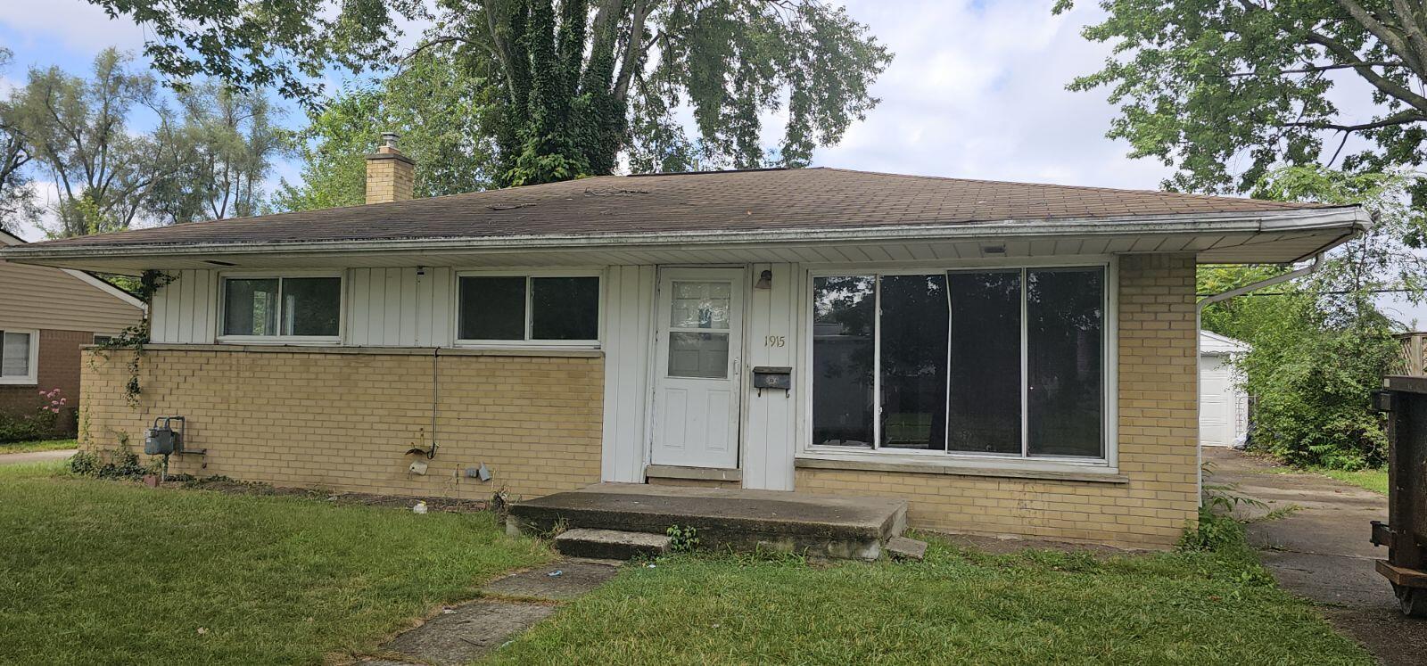 View Ypsilanti Twp, MI 48198 house